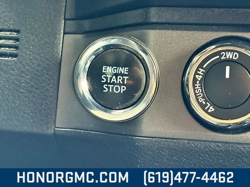 Used 2020 Toyota Tacoma TRD Off-Road image 33