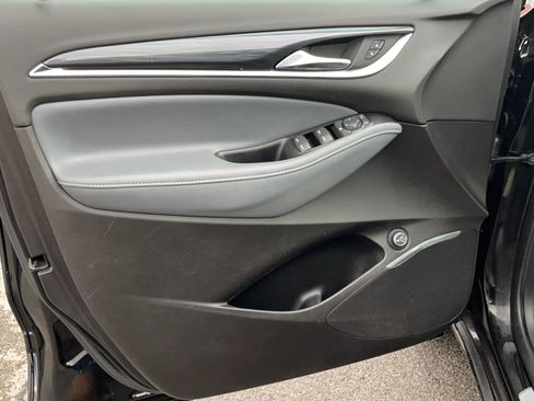 Used 2019 Buick Enclave Essence image 16