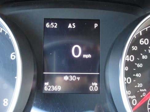 Used 2018 Volkswagen Golf Alltrack SE image 12