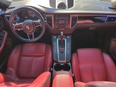 Used 2018 Porsche Macan S image 16