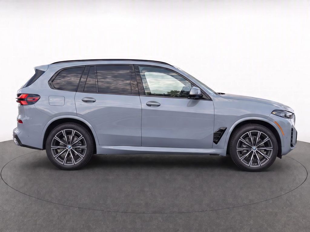 Used 2026 BMW X5 xDrive40i AWD/4WD image 7