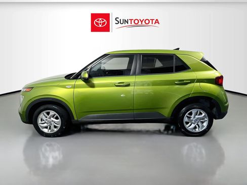 Used 2021 Hyundai Venue SE FWD image 7