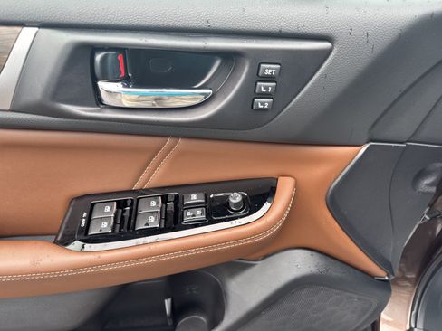Used 2019 Subaru Outback 2.5i Touring AWD/4WD image 12