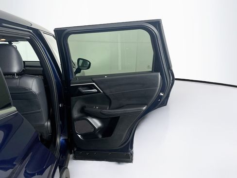 Used 2024 Mitsubishi Outlander SE AWD/4WD image 33