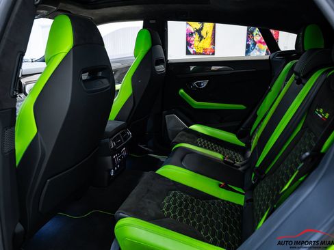Used 2022 Lamborghini Urus AWD/4WD image 7