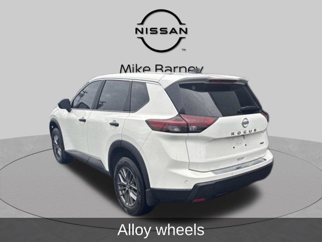 Used 2024 Nissan Rogue S AWD/4WD image 4