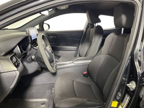 Used 2019 Toyota C-HR LE FWD image 12