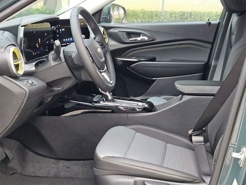 New 2026 Chevrolet Trax LT w/ Driver Confidence Package image 18