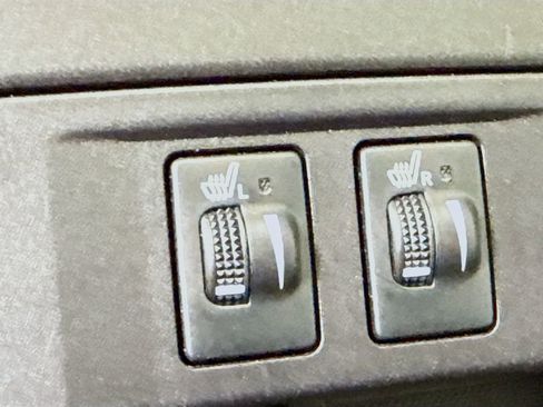 Used 2015 Toyota Camry XSE image 18