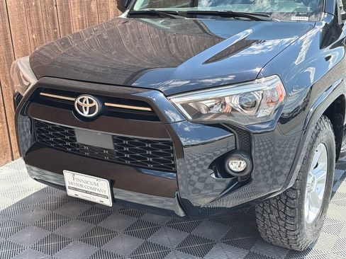 Used 2021 Toyota 4Runner SR5 Premium w/ Moonroof Package AWD/4WD image 18