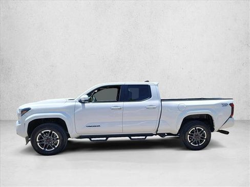 Used 2025 Toyota Tacoma TRD Sport RWD image 8