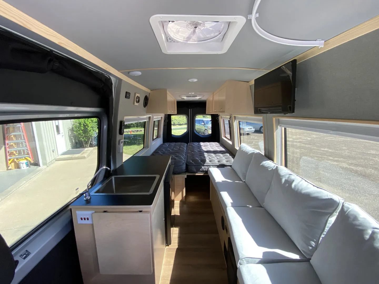 Used 2023 Mercedes-Benz Sprinter 3500 image 22