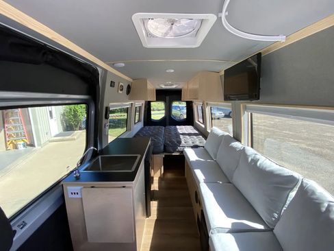 Used 2023 Mercedes-Benz Sprinter 3500 image 22