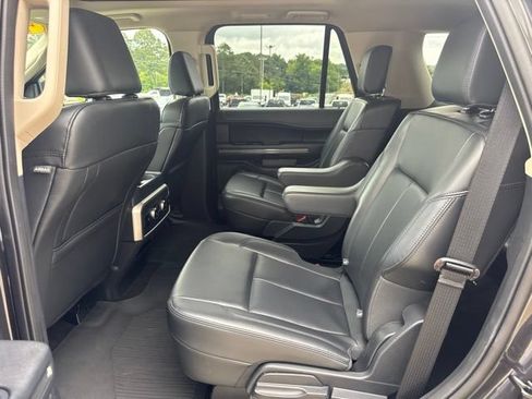 Used 2023 Ford Expedition XLT RWD image 11