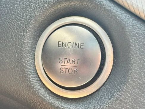 Used 2017 Mercedes-Benz GLA 250 4MATIC image 14