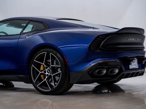 New 2025 Aston Martin Vanquish image 10