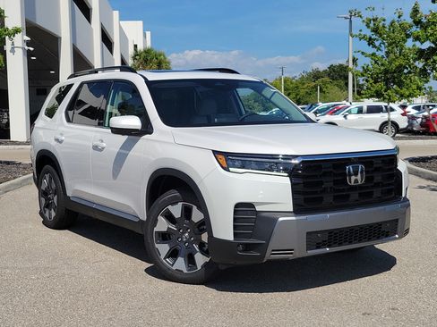 New 2026 Honda Pilot Touring image 10
