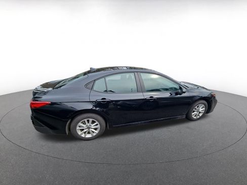 Used 2025 Toyota Camry LE image 7