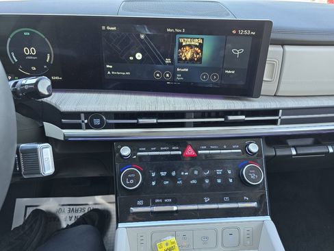 Used 2025 Hyundai Santa Fe Calligraphy image 13