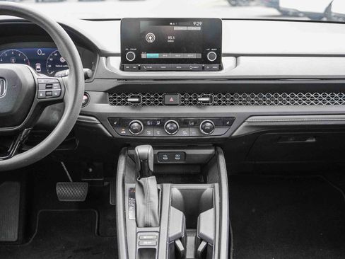 Used 2025 Honda Accord SE image 14