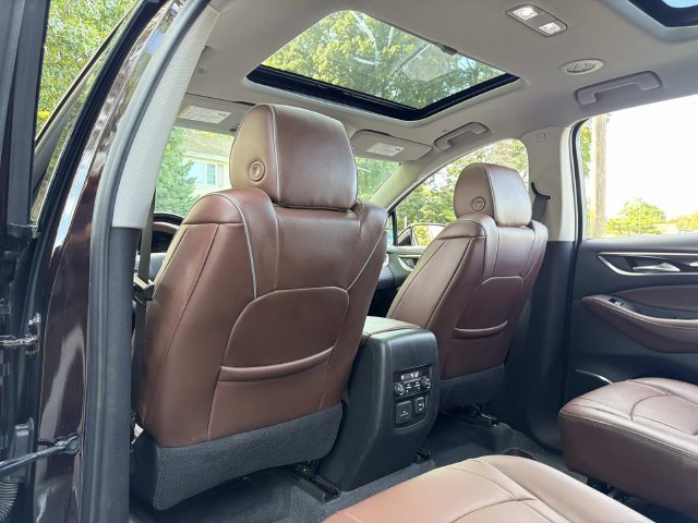 Used 2021 Buick Enclave Avenir w/ Avenir Technology Package AWD/4WD image 26