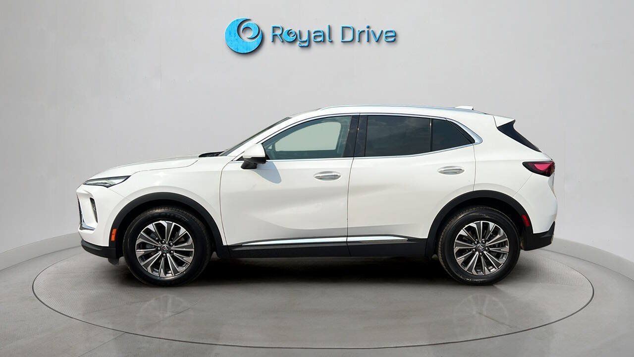 Used 2024 Buick Envision Preferred AWD/4WD image 3