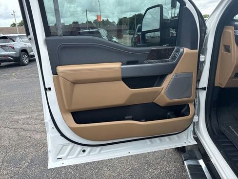 Used 2024 Ford F350 Lariat w/ Chrome Package AWD/4WD image 9