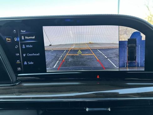 Used 2024 Cadillac Escalade Sport Platinum w/ LPO, ONYX Package image 15