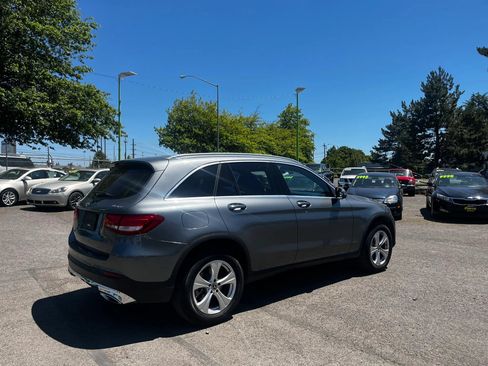 Used 2017 Mercedes-Benz GLC 300 4MATIC image 3