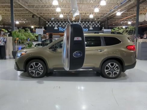 Used 2024 Subaru Ascent Touring AWD/4WD image 4