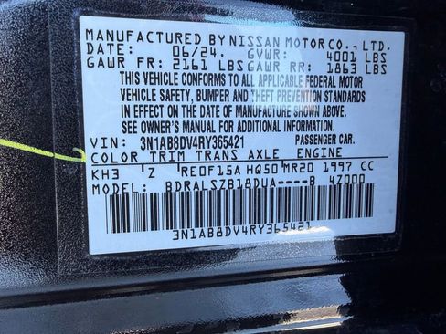 Used 2024 Nissan Sentra SR w/ SR Premium Package image 28