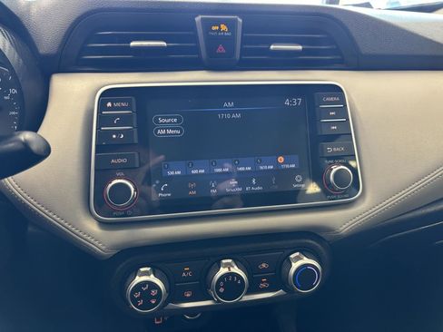 Used 2020 Nissan Versa SV w/ Trunk Package FWD image 17