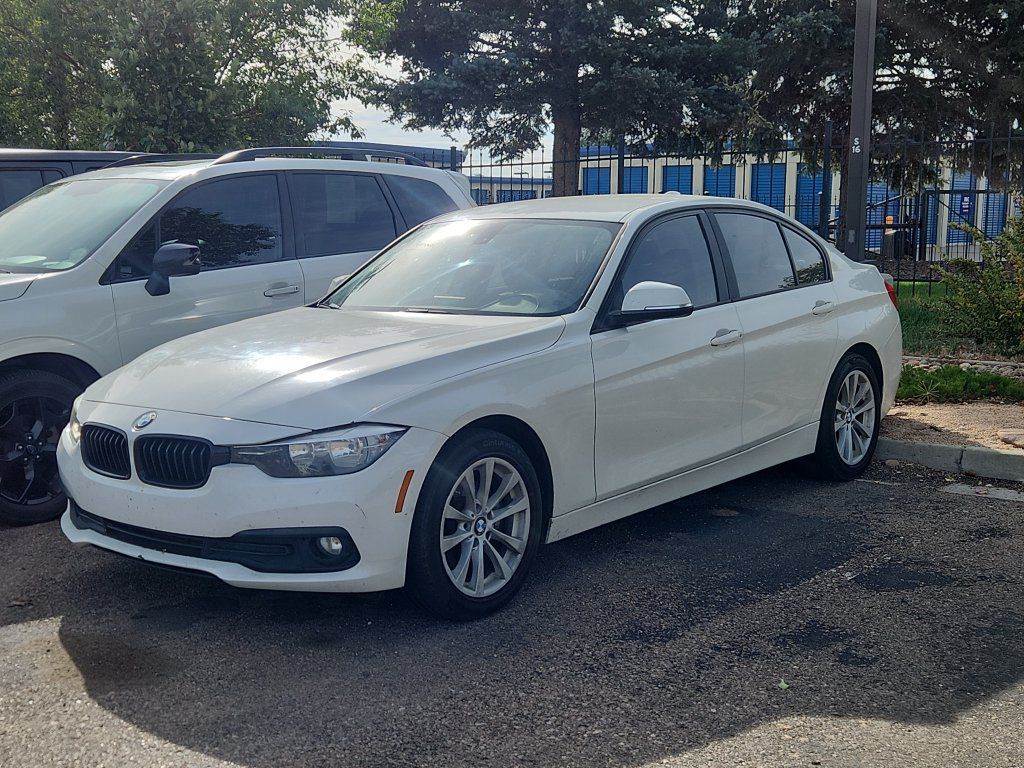 Used 2017 BMW 320i Sedan RWD image 3