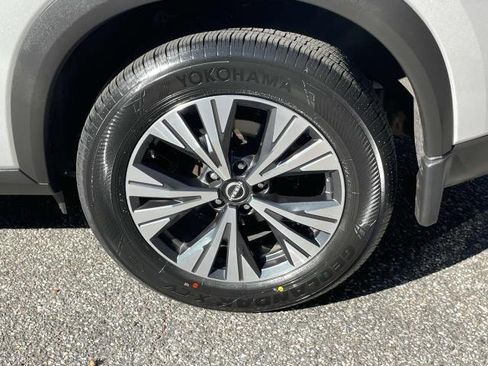 Certified 2023 Nissan Rogue SV image 10