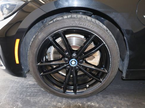 Used 2022 BMW 330e xDrive w/ M Sport Package image 43