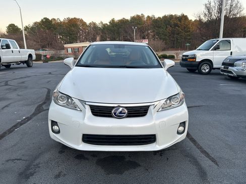 Used 2013 Lexus CT 200h image 2