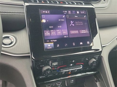 New 2025 Jeep Grand Cherokee Altitude image 23