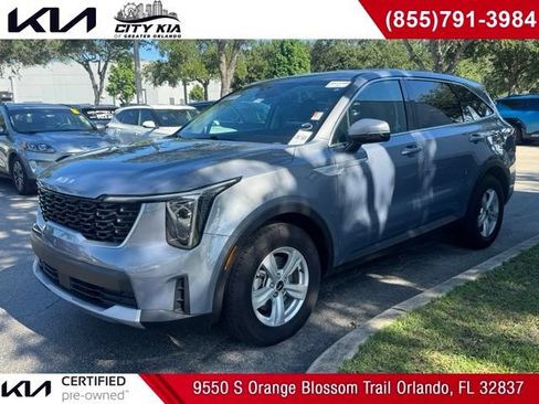 Certified 2025 Kia Sorento LX FWD image 1