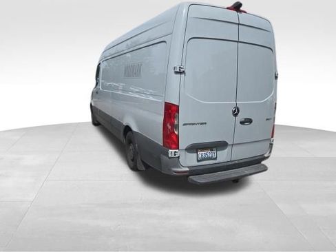 Used 2021 Mercedes-Benz Sprinter 2500 image 7