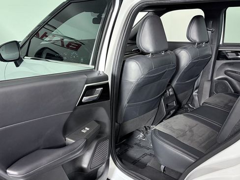 Used 2023 Mitsubishi Outlander ES AWD/4WD image 23