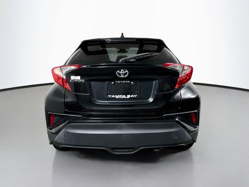 Used 2020 Toyota C-HR XLE FWD image 6