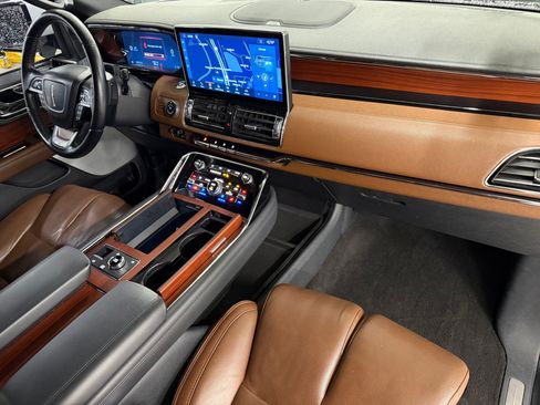 Used 2023 Lincoln Navigator Reserve AWD/4WD image 52