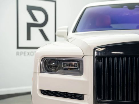Used 2019 Rolls-Royce Cullinan AWD/4WD image 2
