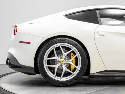 Used 2015 Ferrari F12 Berlinetta image 17