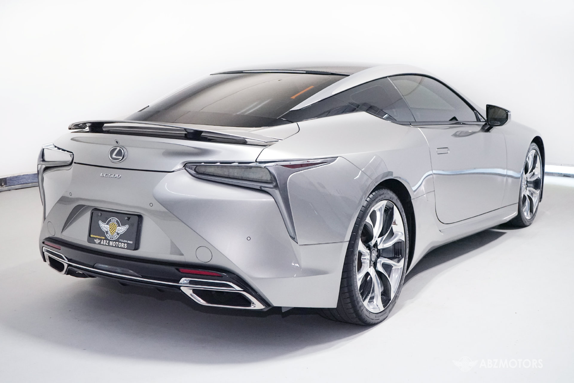 Used 2018 Lexus LC 500 Coupe w/ Performance Package RWD image 5