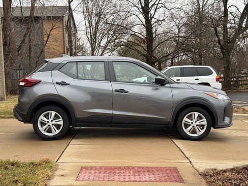 Used 2023 Nissan Kicks S image 8