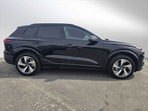 Used 2025 Audi Q6 e-tron Premium Plus w/ Premium Plus image 2