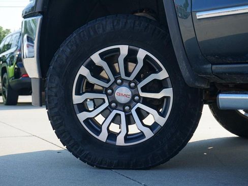 Used 2018 GMC Sierra 1500 SLT AWD/4WD image 16