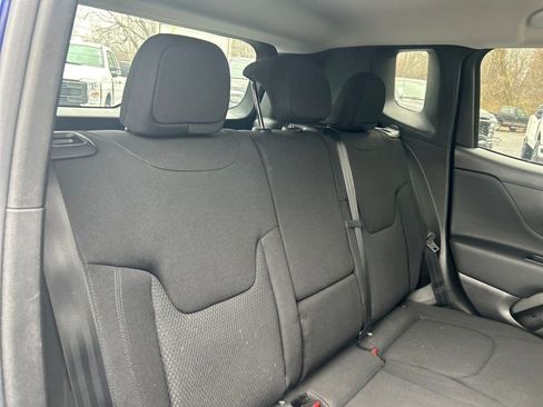 Used 2019 Jeep Renegade Altitude w/ Quick Order Package 2XM image 36