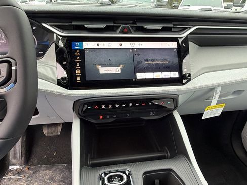 New 2026 Jeep Cherokee Laredo AWD/4WD image 26